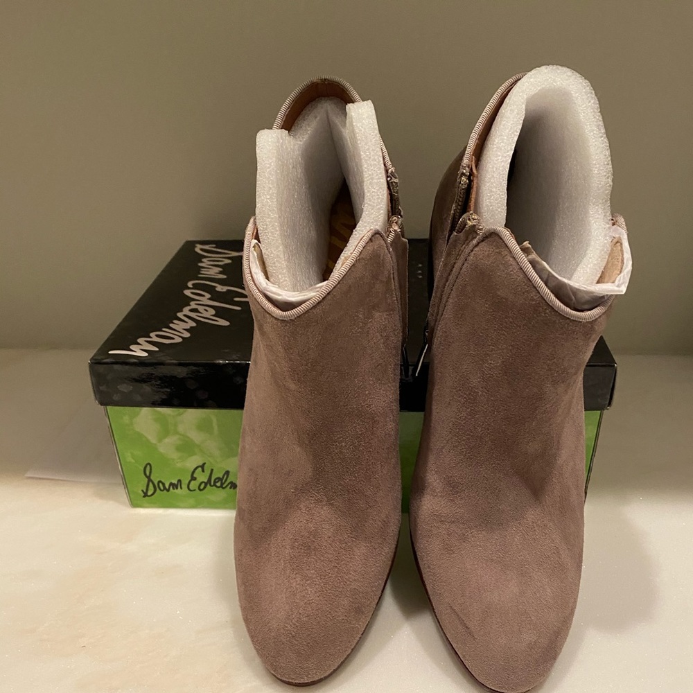 NIB Sam Edelman Taupe Suede Booties - 10M